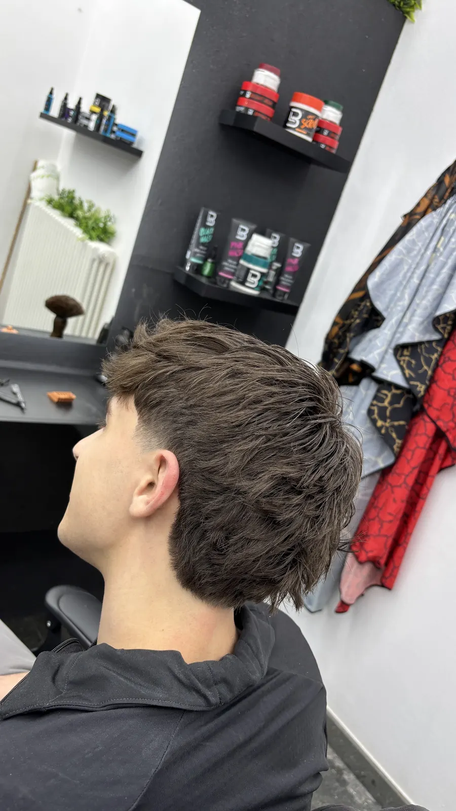 Mullet mosso visto di profilo